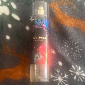 Bath & Body Works Tropidelic Fragrance Mist with Floral Design